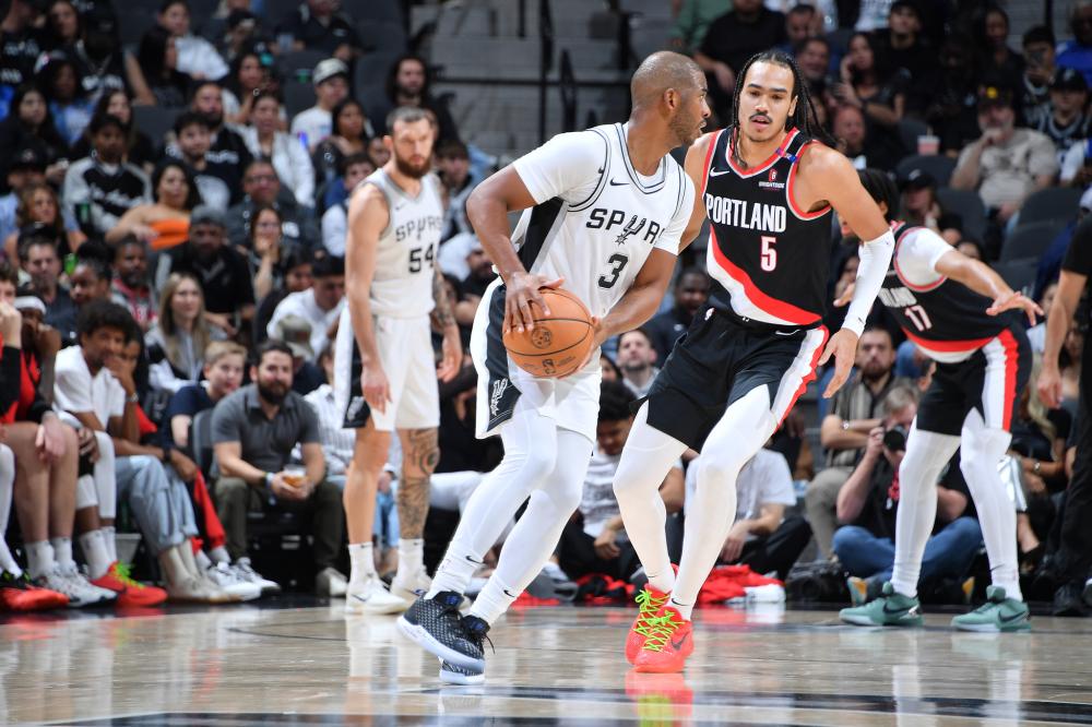 由费利克斯 由费利克斯